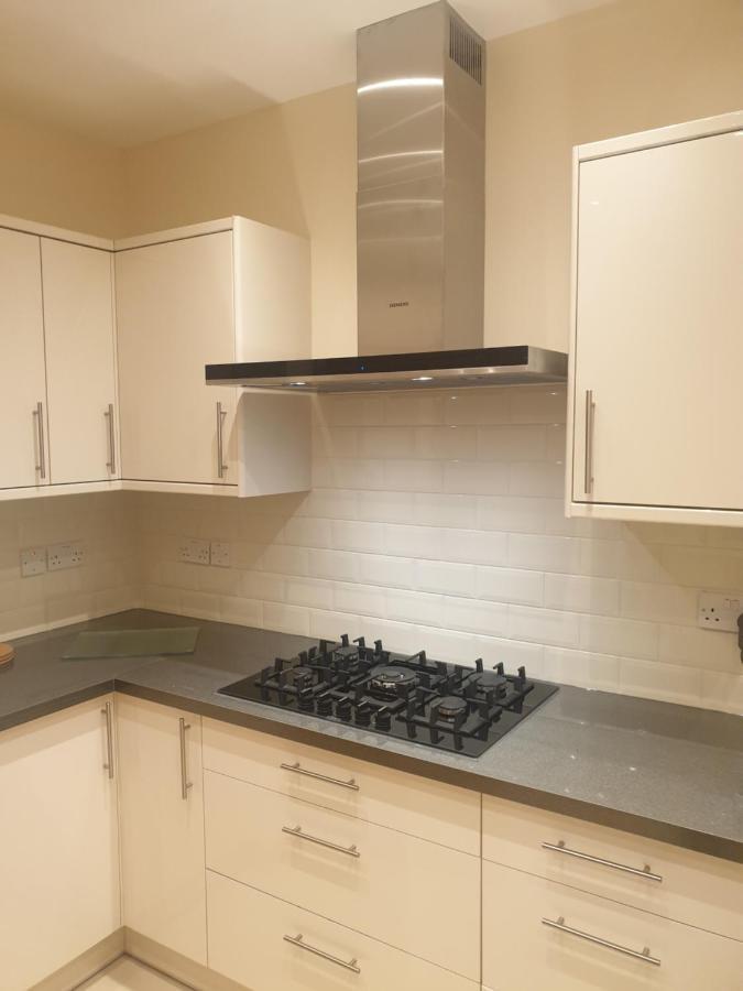 London Luxury Apartments 4 Min Walk From Ilford Station, With Free Parking Free Wifi Экстерьер фото