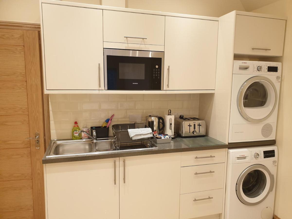 London Luxury Apartments 4 Min Walk From Ilford Station, With Free Parking Free Wifi Экстерьер фото