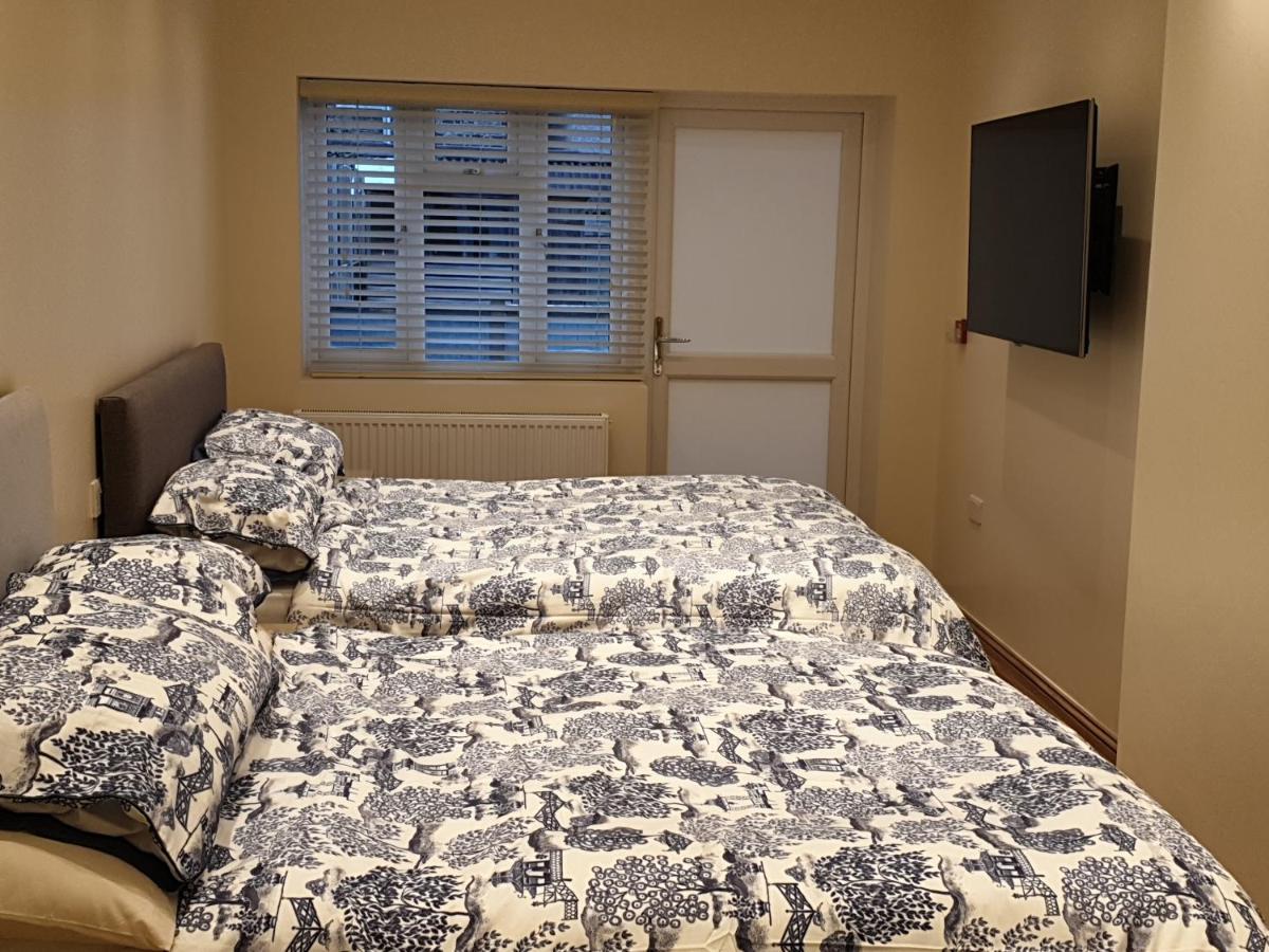 London Luxury Apartments 4 Min Walk From Ilford Station, With Free Parking Free Wifi Экстерьер фото