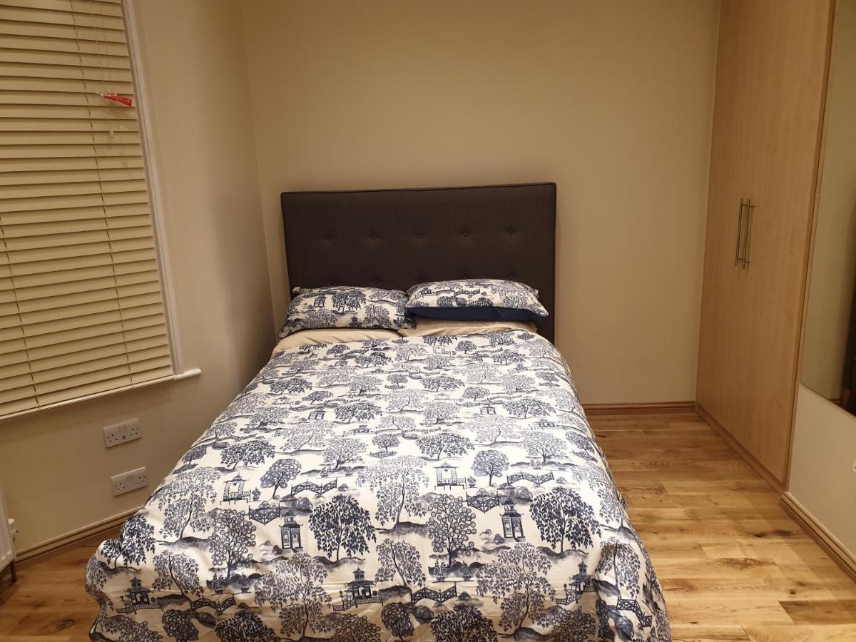 London Luxury Apartments 4 Min Walk From Ilford Station, With Free Parking Free Wifi Экстерьер фото