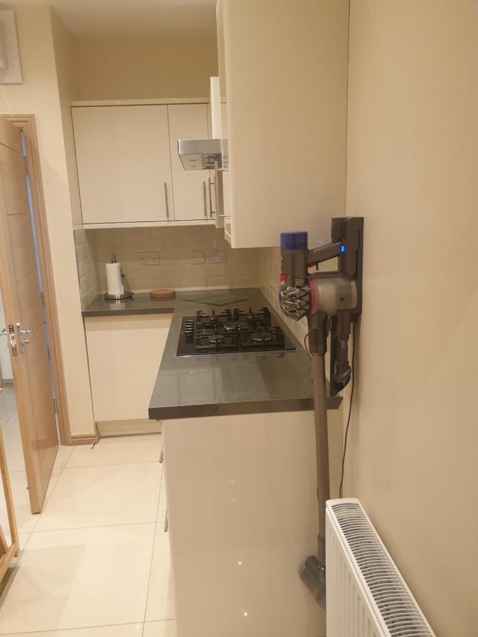 London Luxury Apartments 4 Min Walk From Ilford Station, With Free Parking Free Wifi Экстерьер фото
